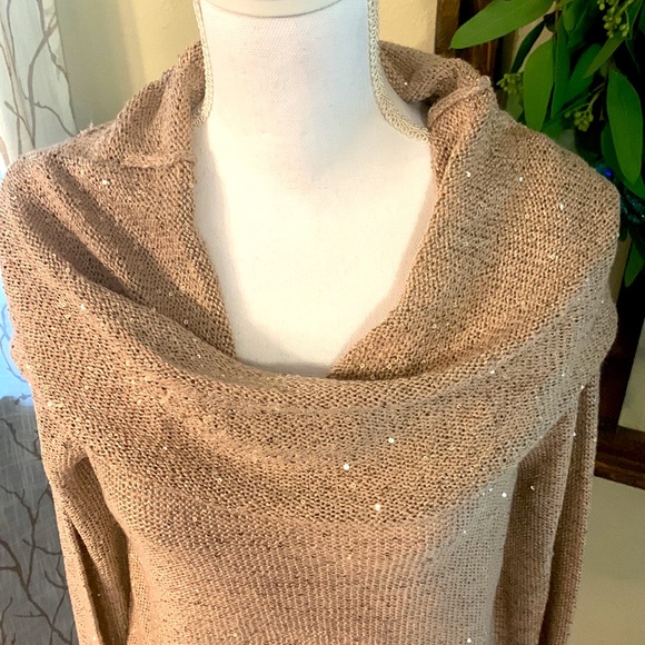 New Rose Gold Sequin Off Shoulder Eye Catching Sweater Medium - Picture 3 of 10